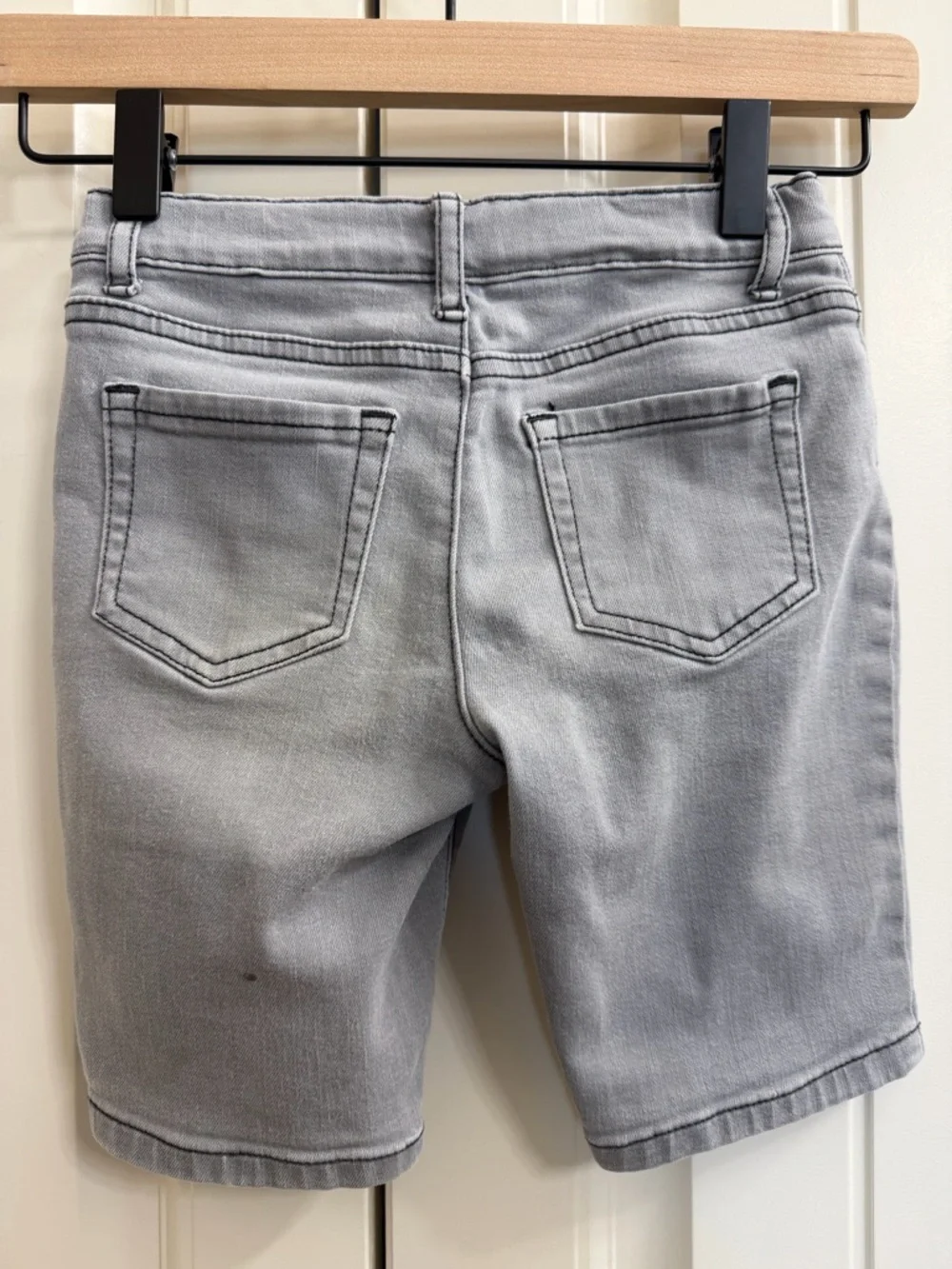 The Children's Place Girls Denim Bermuda Shorts in Gray, Size 6
